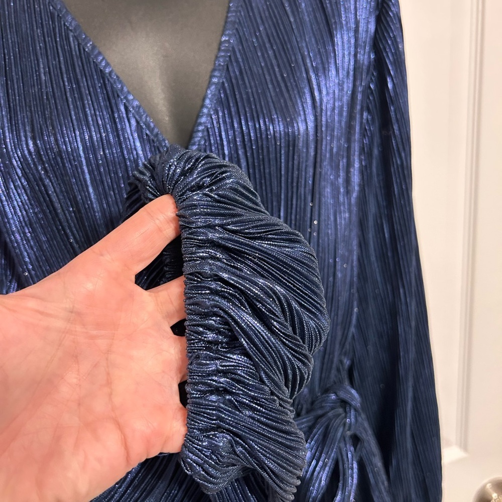 Bardot Belissa navy shimmer pleated faux wrap dress size 6 - Picture 13 of 15